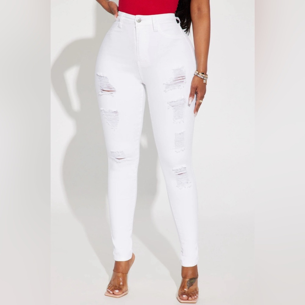 Size 3 Fashion Nova white ripped skinny jeans